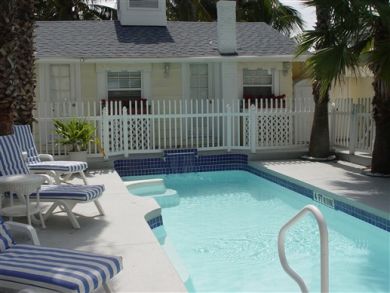 One Bedroom Beach Front Vacation Rental Sleeps 2 Gulf View